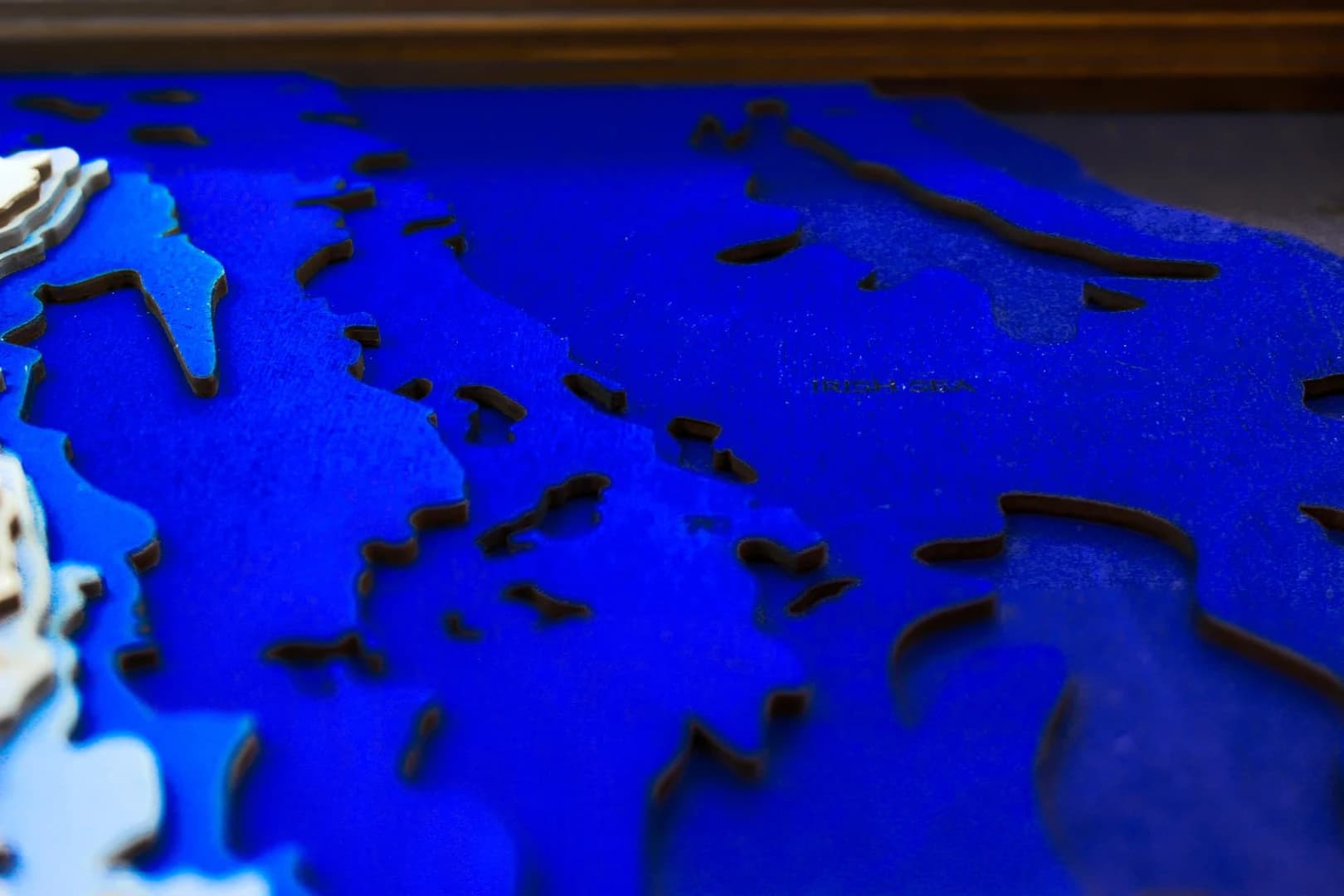 mapy-sveta_belfast-nautical-3d-wooden-depth-map__w6xloazz8yi.webp