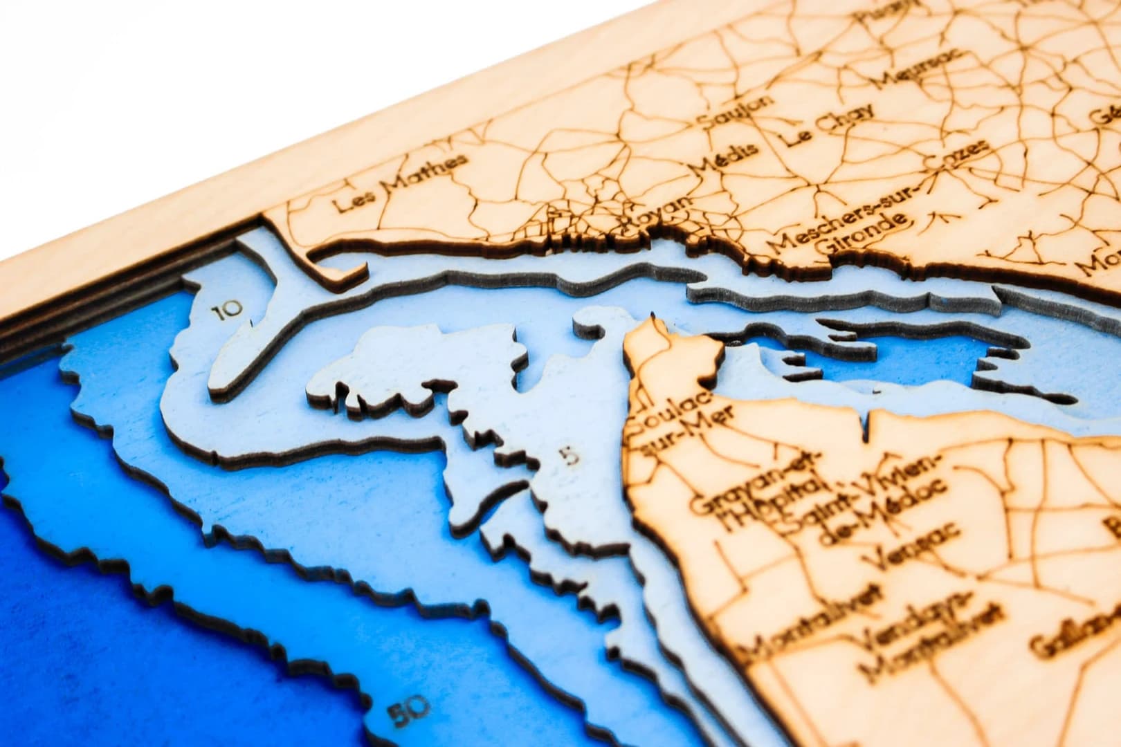 namorne-mapy_bordeaux-nautical-3d-wooden-depth-map__dgg38zdcp2.webp