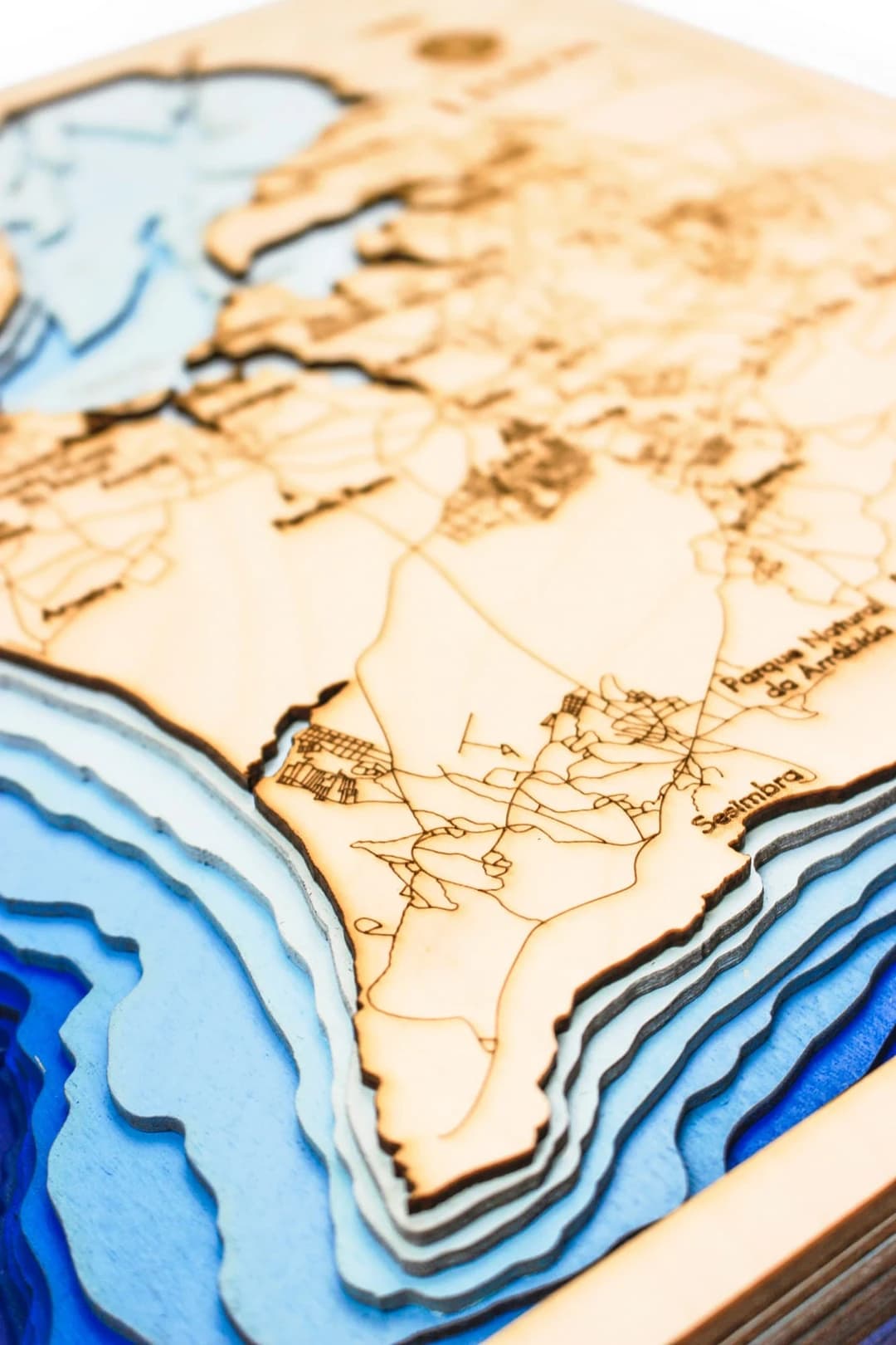sea-maps_lisabon-nautical-3d-wooden-depth-map__wtzn0ks4hs.webp