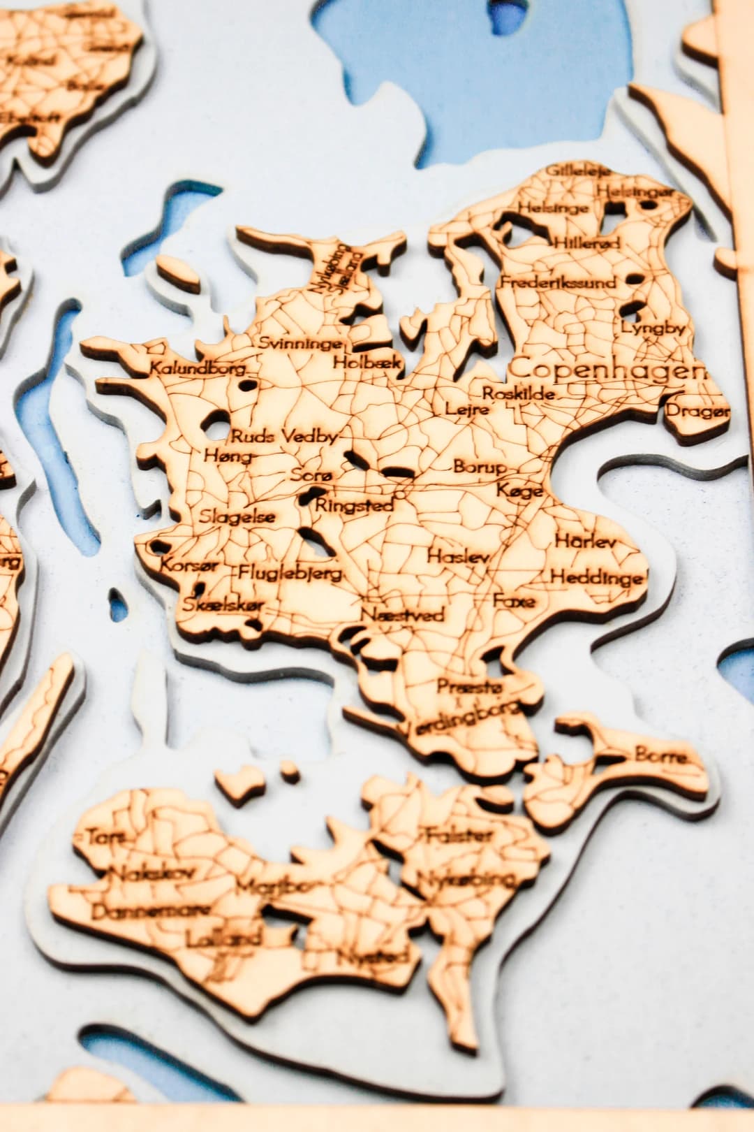 sea-maps_uae-nautical-3d-wooden-depth-map__paf9bhl5ami.webp