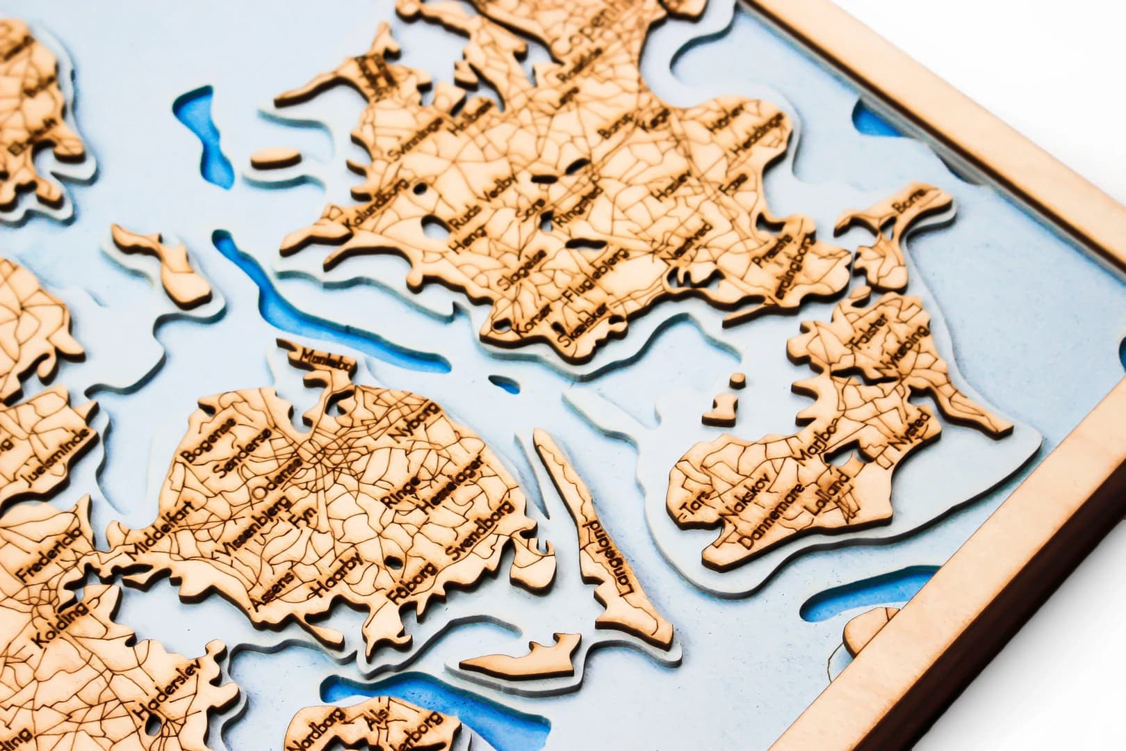 sea-maps_uae-nautical-3d-wooden-depth-map__y7j2547mb8a.webp